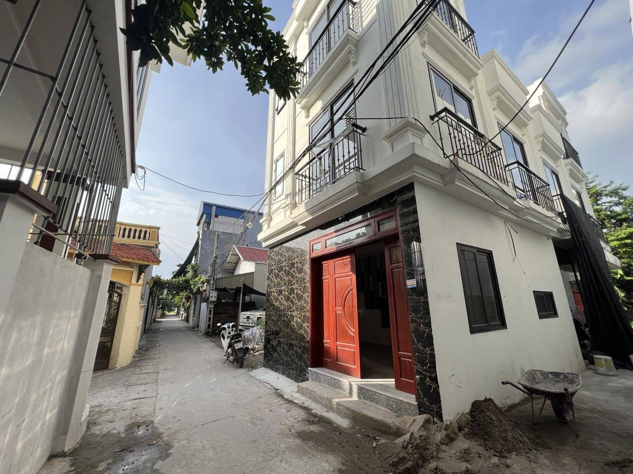 Hình ảnh Bán Nhà 3 Tầng Thiết Kế Hiện Ở Phụng Châu Chương Mỹ