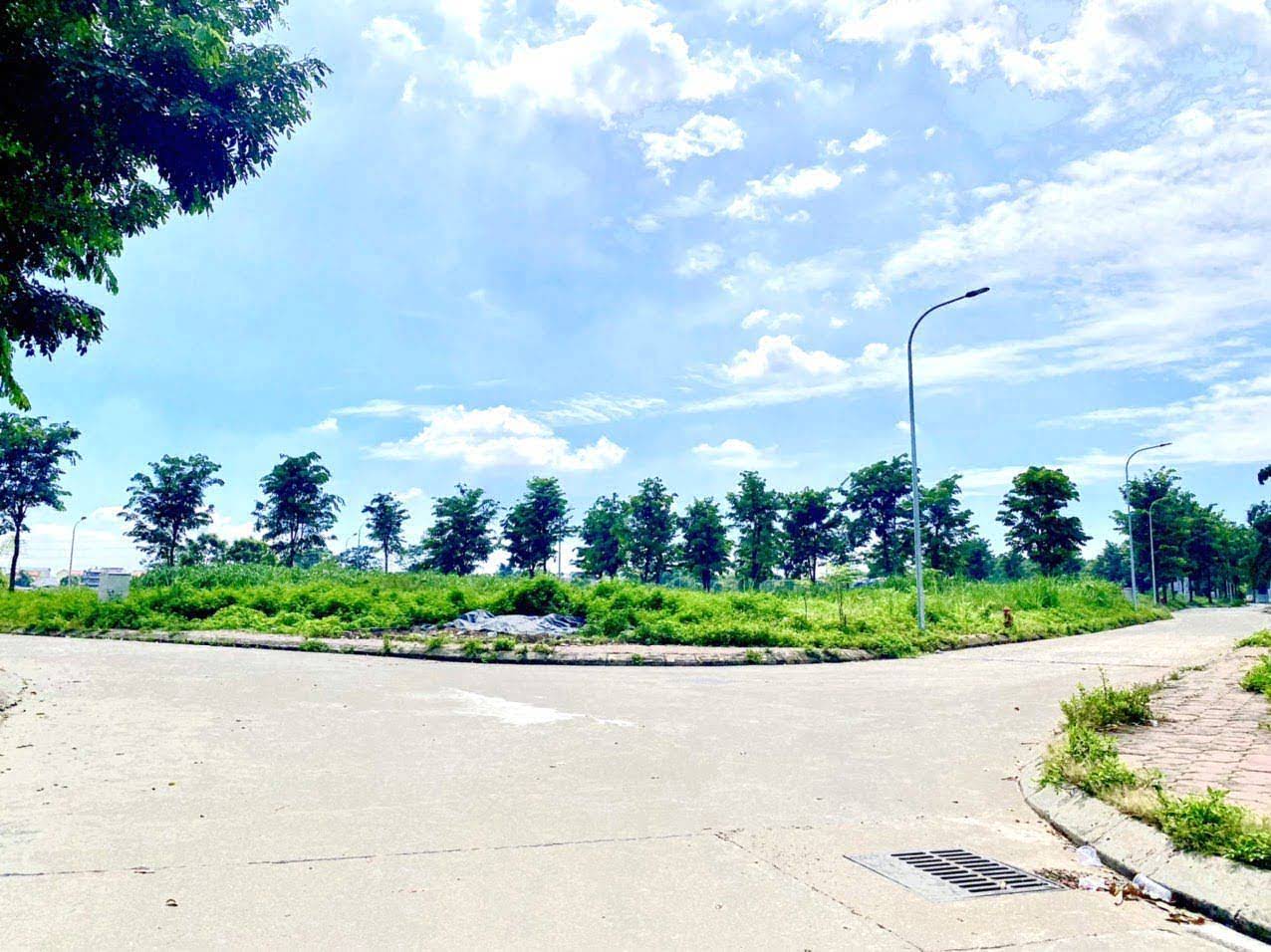Hình ảnh Bán Thửa Đất 85m Ở Thị Trấn Xuân Mai Chương Mỹ