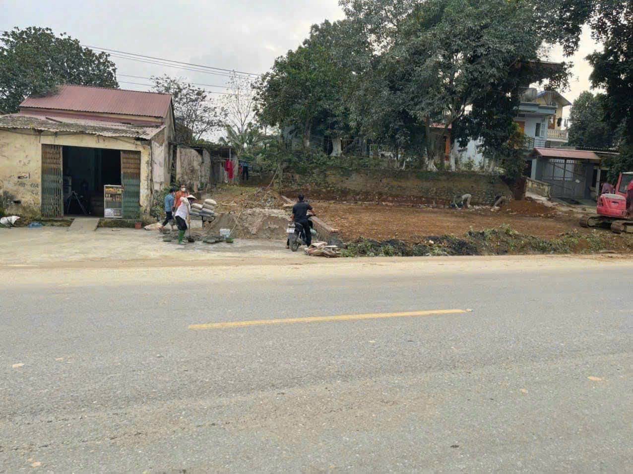 Hình ảnh Bán Đất Mặt Đường Kinh Doanh Ở Lương Sơn Hòa Bình